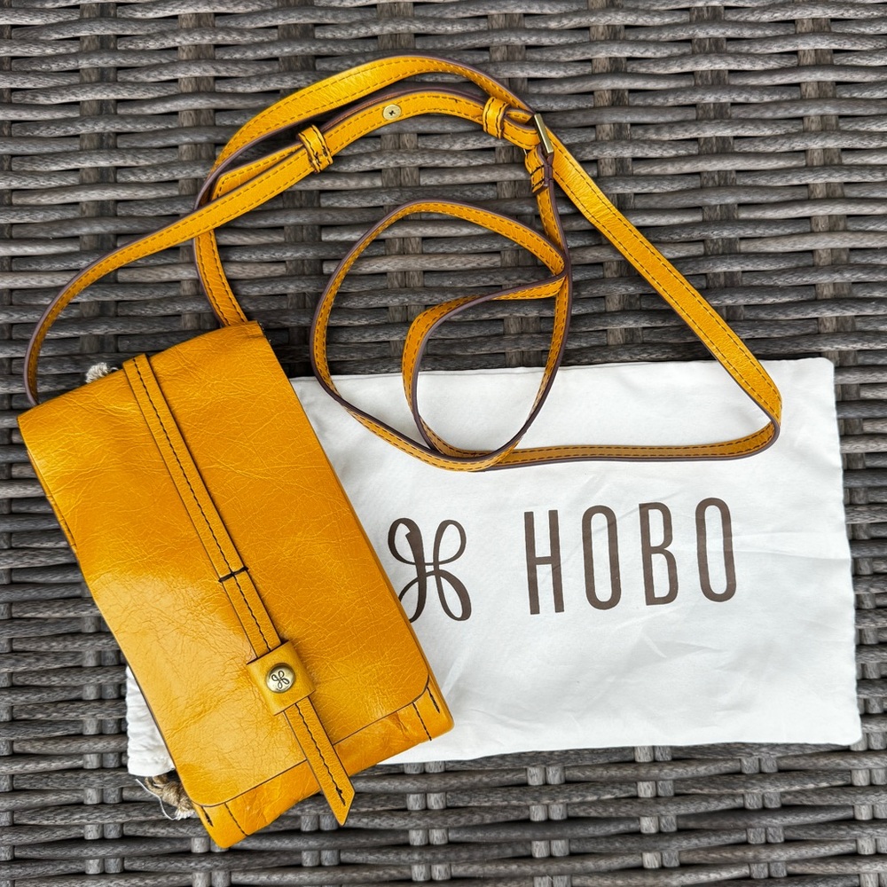 HOBO Token Leather Crossbody Wallet Sunflower Yellow Phone Bag